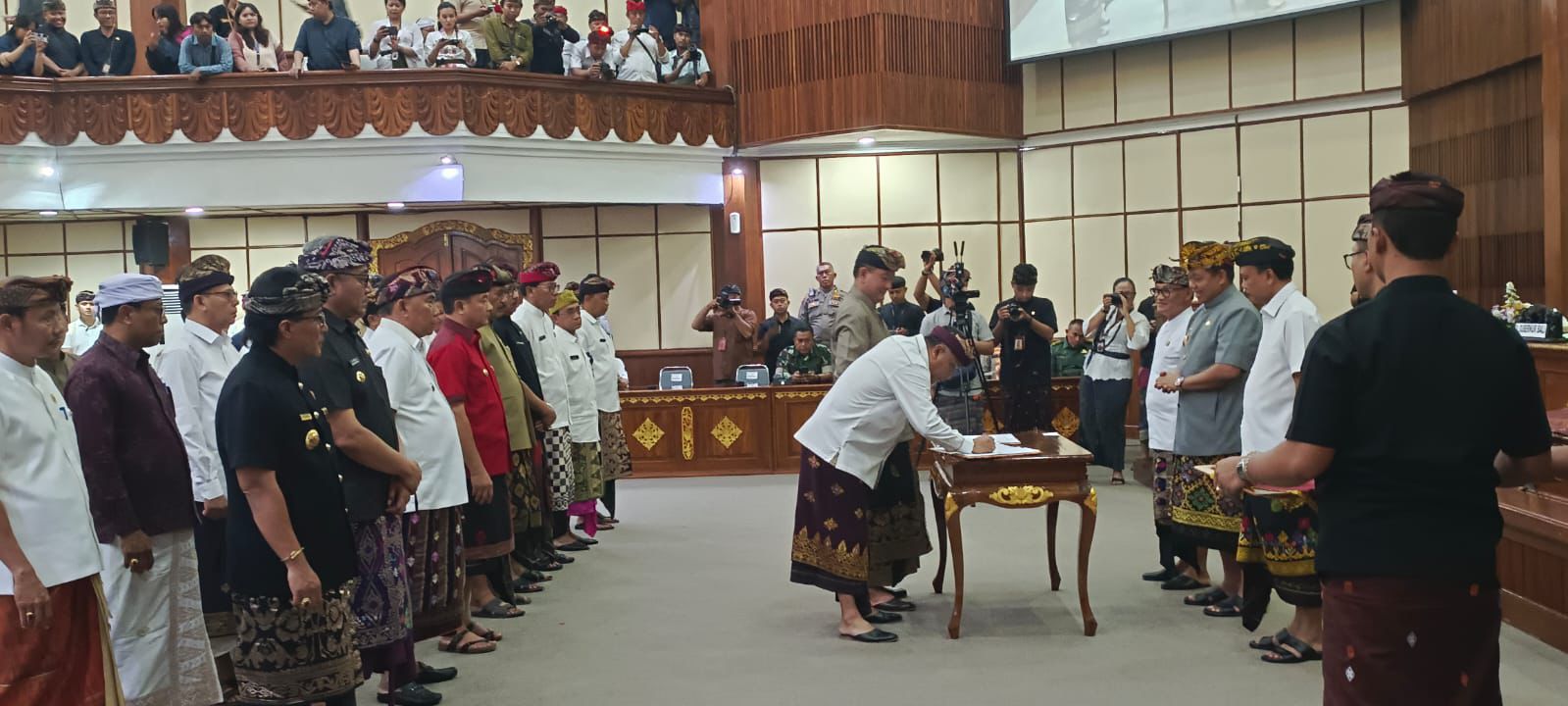 Penandatanganan NPHD Pemilu 2024
